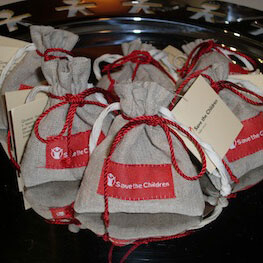 Testimonial Save the Children per le bomboniere solidali Gianfede e Yunet