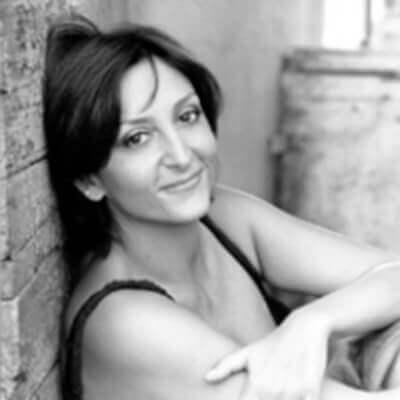 Testimonial Save the Children per i Regali Solidali Paola Minaccioni